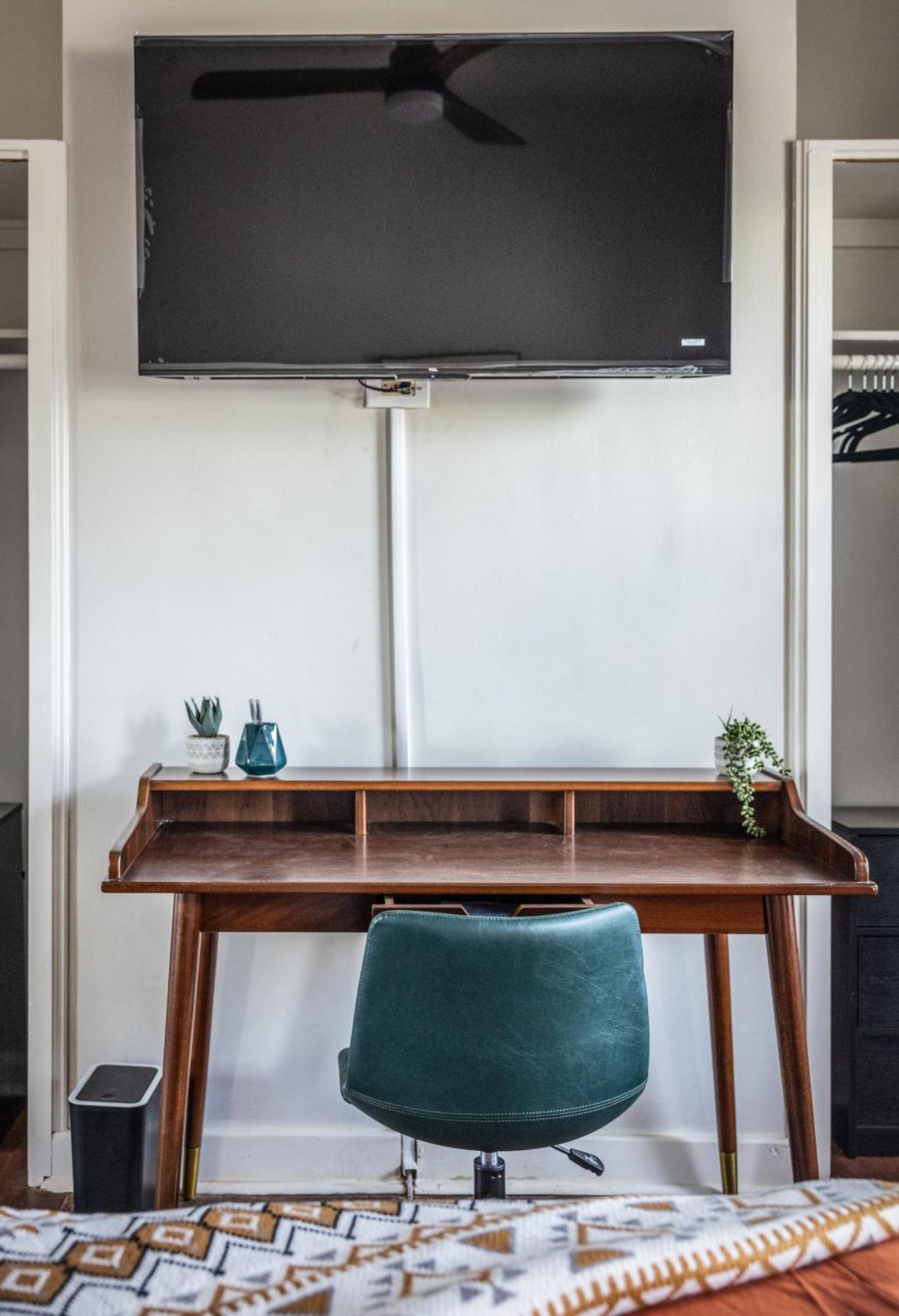 클리블랜드 Mid-Century Modern Retreat In Little Italy 아파트 외부 사진